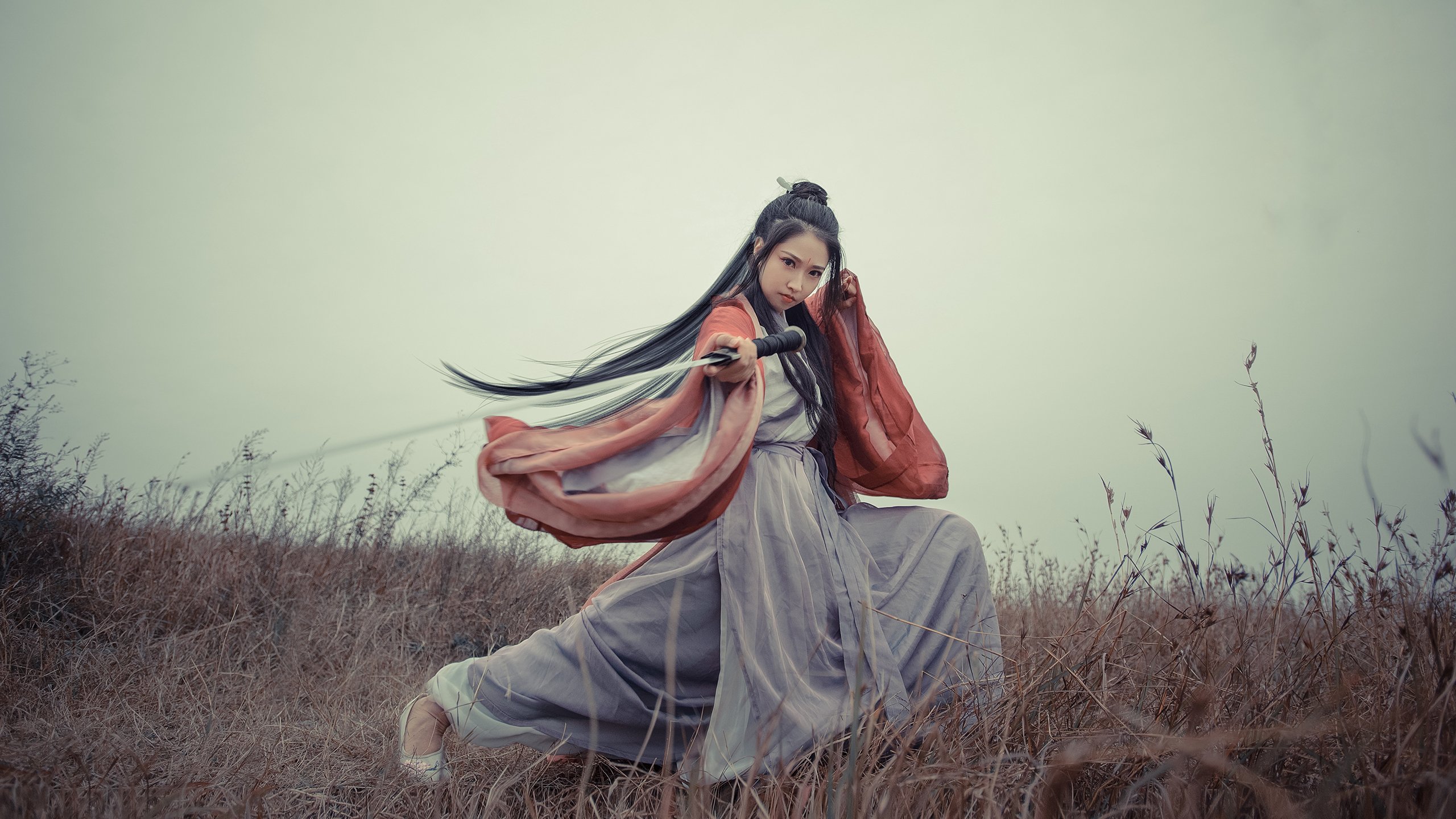 随机奥地利队凭借团结合作，击败对手赢得胜利，奥地利队战绩